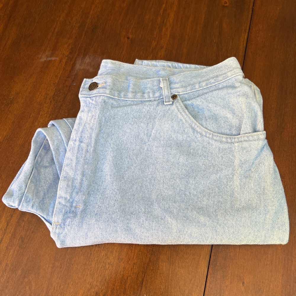 Like new! Lee Light Blue Women's Jeans button fly zipper front 3 pocket